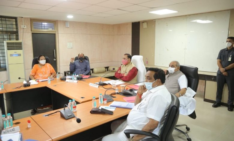 Chief Minister Vijaybhai Rupani held a review meeting with officials and office bearers regarding the current situation in Corona.